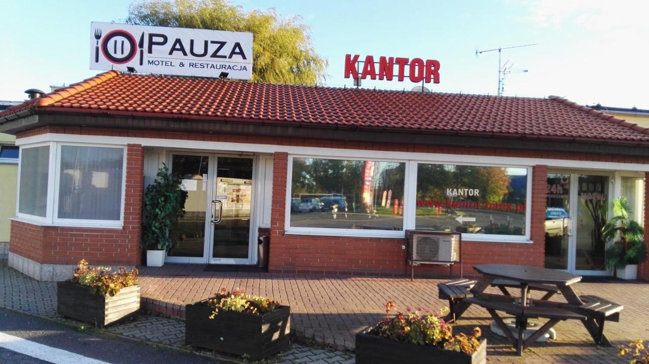 タルノボ・ポドグルネ Pauzaモーテル エクステリア 写真